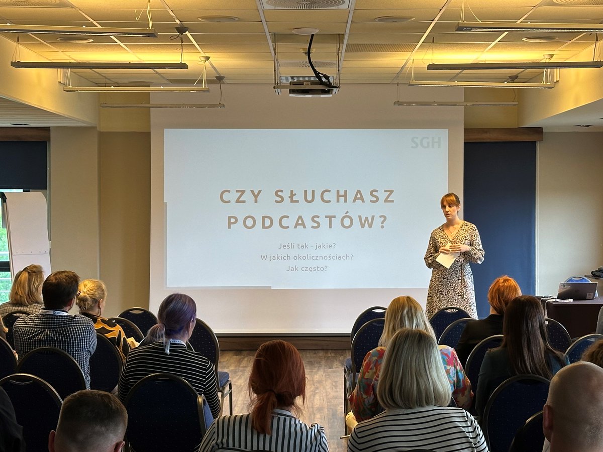 rzeczniksgh's tweet photo. Podczas XXXVI konferencji stowarzyszenia PRom w Katowicach Anna Sydorczak, koordynatorka projektu #SGcHat, wygłosiła cieszący się dużym zainteresowaniem referat "Podcasty @SGHWarsaw jako sposób na eksponowanie potencjału naukowego uczelni w przestrzeni internetowej".👏👏👏 https://t.co/5IgeVzqQLJ