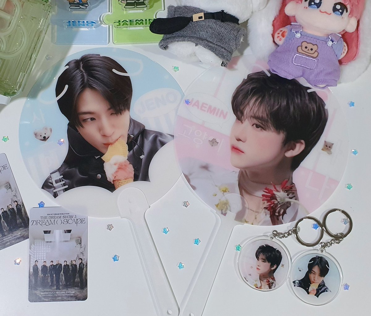 💫 giveaway 🐶🐰 ✨
rt &amp;  show this tweet

• พัดใส Jeno 💓 Jaemin
      25 ea / Member / day
• keyring Jeno 💓 Jaemin 
      10 ea / Member /day

Location : Rajamangala Stadium
Date : 22-23 Jun 24
Time : tba 

#NCTDREAM_THEDREAMSHOW3inBKK
#NCTDREAM_THEDREAMSHOW3_in_BKK