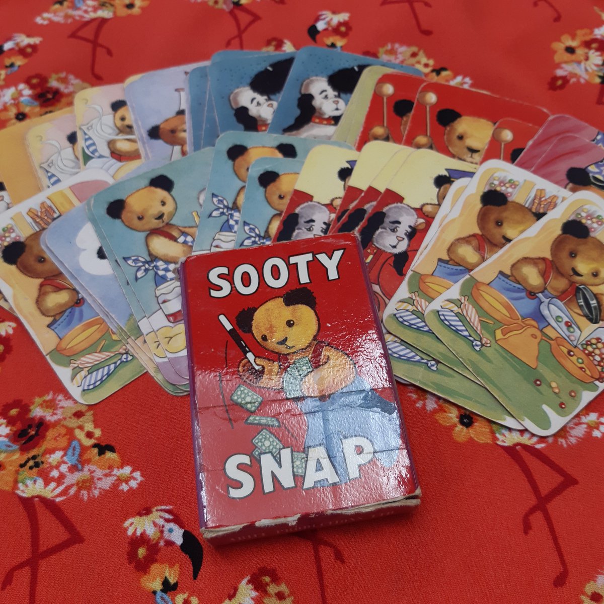 This nostalgic vintage Sooty SNAP card game is available now in the Eastbourne Mind shop at 4 Grove Road BN21 4TJ 🥰
#mindeastbourne #mymindshop #sooty #vintagetoys