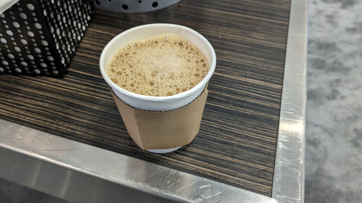 kommy_jp's tweet image. 今回はないと言われていた朝飯が何故か振る舞われている不思議

#DataCloudSummit