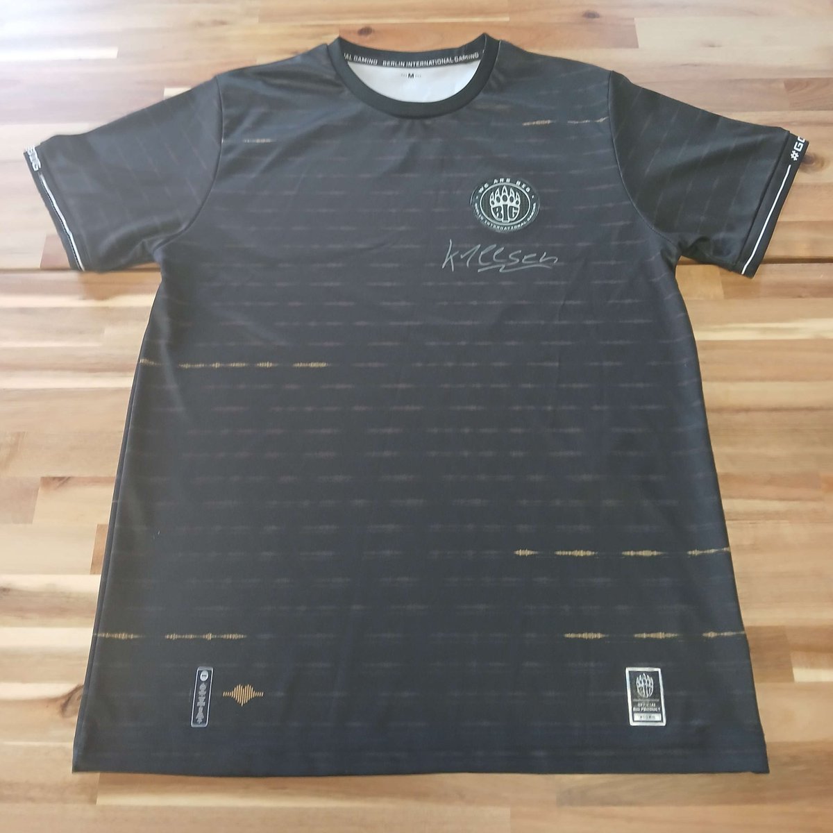 TeamEndpoint's tweet photo. It's @KeenconGaming Team Series this weekend, so we're doing a giveaway!

Fancy a signed @k1llsen  jersey from The Foundry? 💙

Like &amp; RT to enter. 
Ends 10/6. https://t.co/OWLV1fZeO1