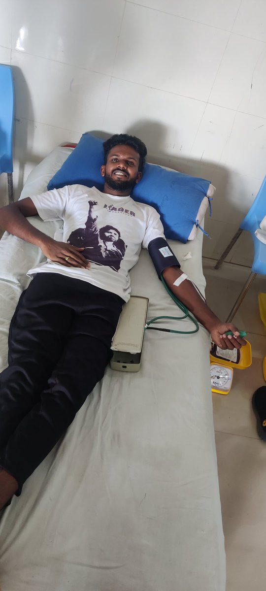 Pspk_Niranjan's tweet photo. This is for your victory @PawanKalyan 🙏.
Blood Donation 🩸.
#Karnataka https://t.co/wi8kHHnvtO