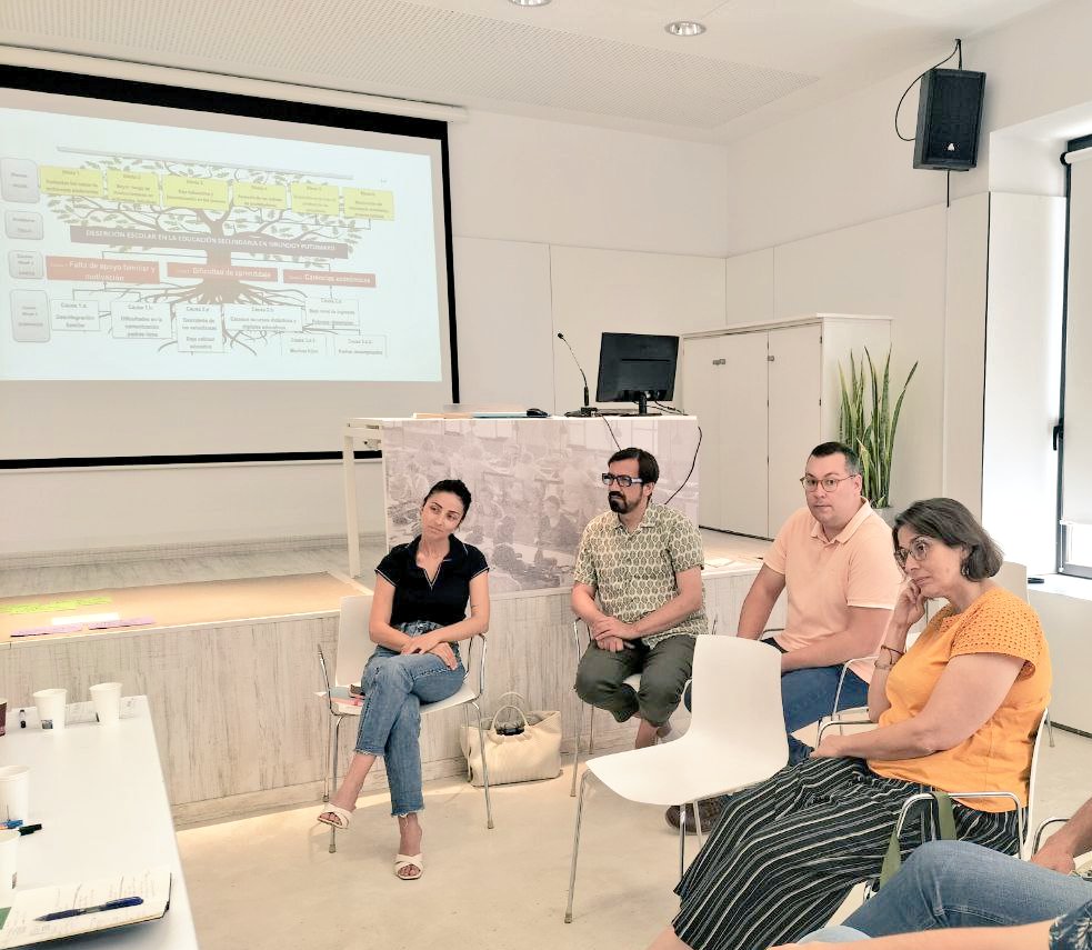 museuinca's tweet photo. Avui, el @museuinca ha acollit una nova sessió de les jornades formatives 'Els museus de les Illes com a altaveus per a la transformació social', organitzades per @TreballSolidari. Una gran iniciativa que fomenta el debat i el treball en xarxa dels museus. https://t.co/FJUOJkFgOg