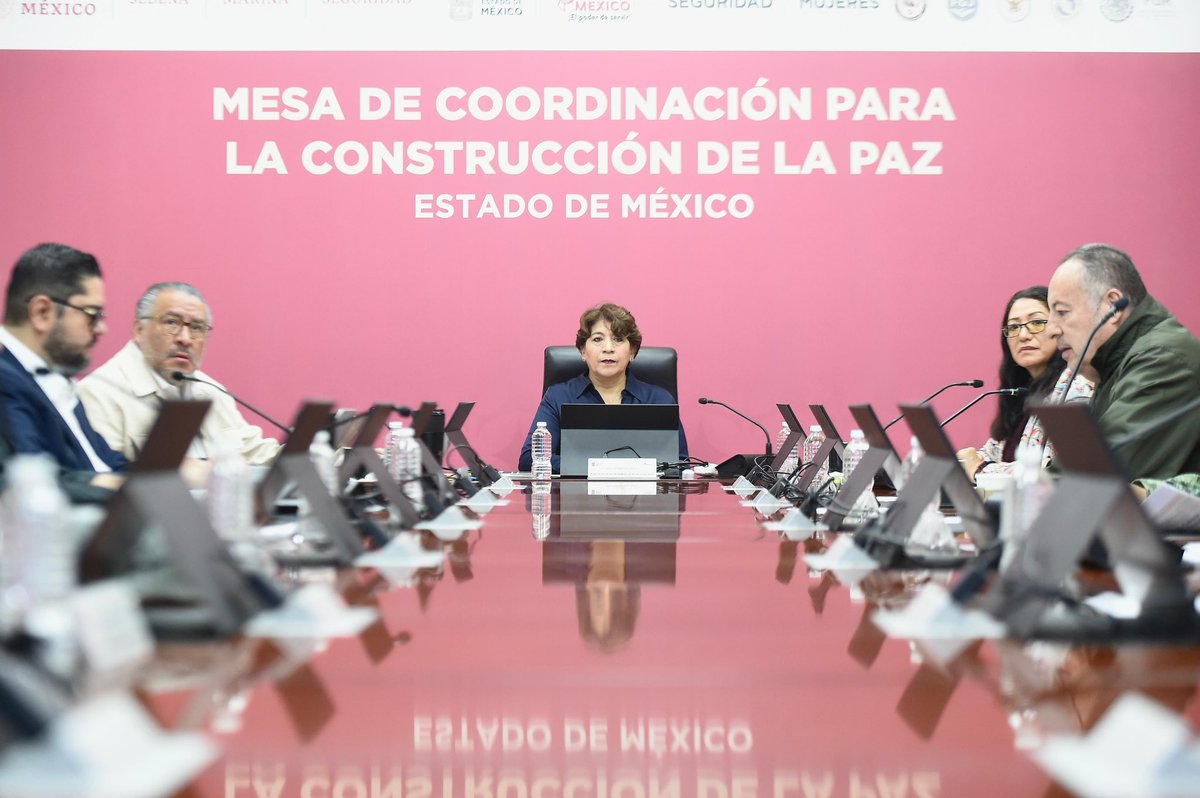 Presidí la Mesa de Coordinación para la Construcción de la Paz de este día. Con #ElPoderDeServir trabajamos para que las familias mexiquenses se sientan más seguras día con día en los 125 municipios. #EstadoDeMéxico