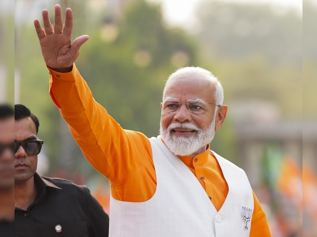Officialsujataa's tweet photo. मोदी-एनडीए की मुश्किल जीत l
राहुल गांधी- इंडिया ब्लॉक की सम्मान जनक हार।।
कुल मिलाकर लोकतंत्र की जीत
लोकतंत्र ज़िंदाबाद 🎊💐🎉👏🙌🙏🙏
#electionresults
#लोकसभा_आमचुनाव_2024
#election2024
#democrasy
#अबकी_बार_फिर_मोदी_सरकार https://t.co/A0UpHB2kXf