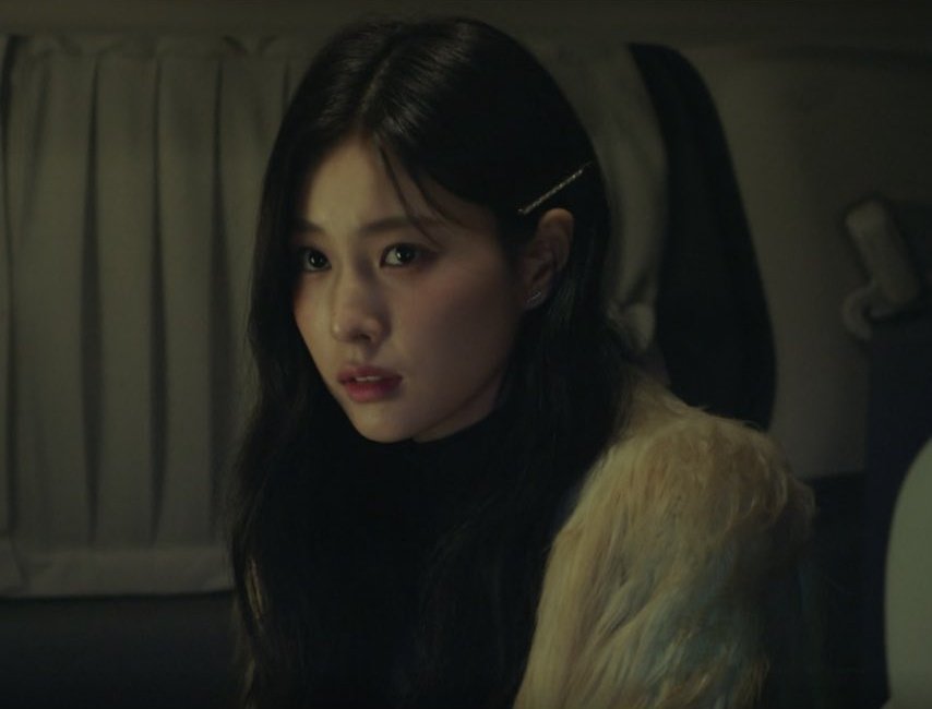 hyempics's tweet photo. actress kang hyewon special appearance in the player 2: master of swindlers! https://t.co/noXXCdpxap