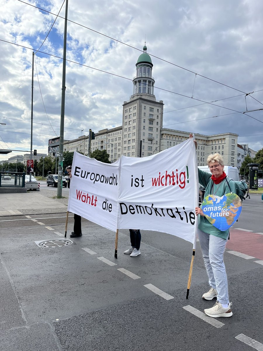 athanasia2017's tweet photo. Danke #Omasforfuture! #Europawahl2024 #vote #EuropeanElections2024 https://t.co/fTl5s007Kg