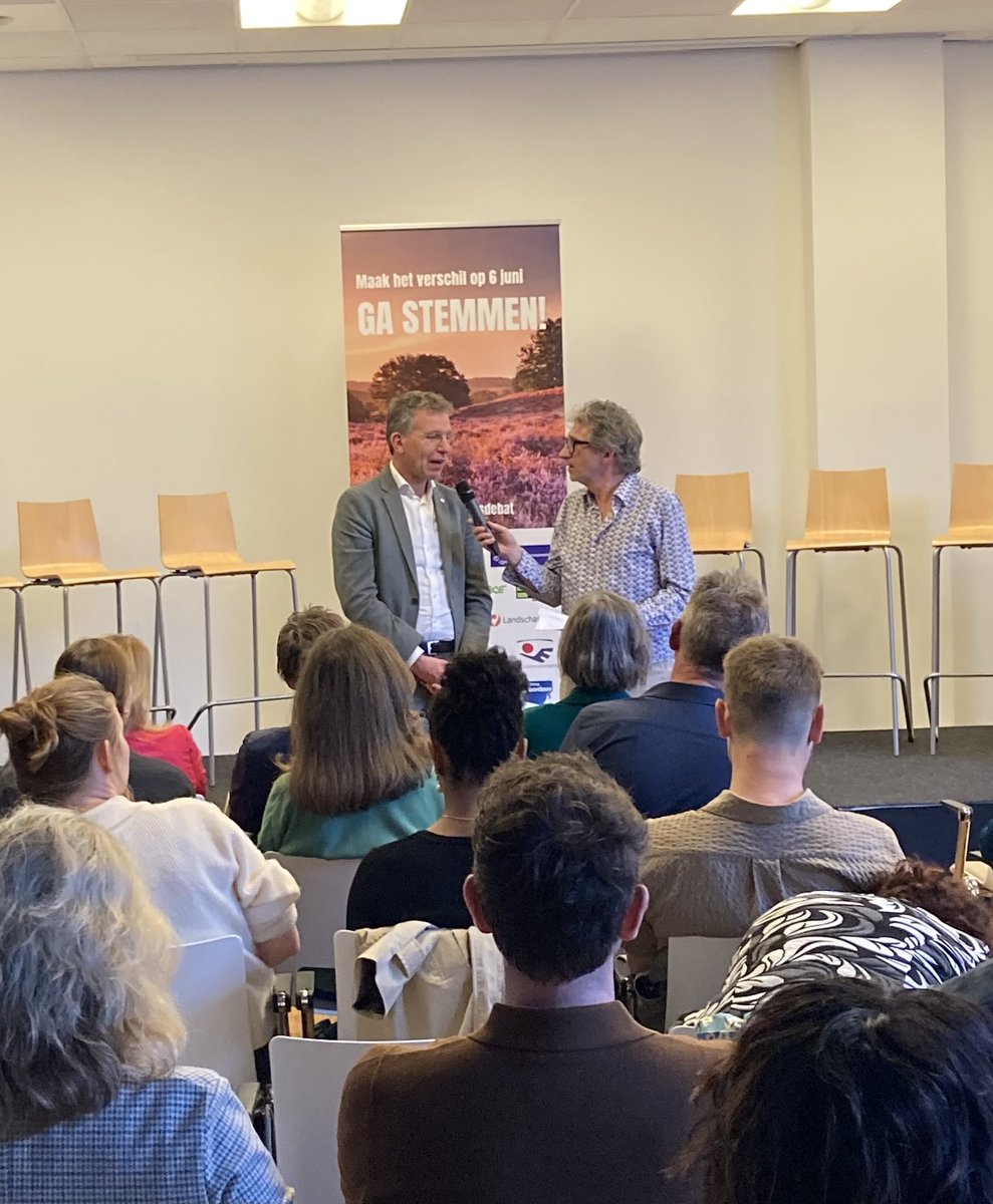 We hebben een goed leven hier maar dat gaat wel ten koste van natuur en de bewoners van de Zuidelijke landen zegt <a href="/JelledeJongWWF/">Jelle de Jong</a> hij pleit ervoor je te verdiepen in anderen bij #hetgroeneverkiezingsdebat heldere oproep!