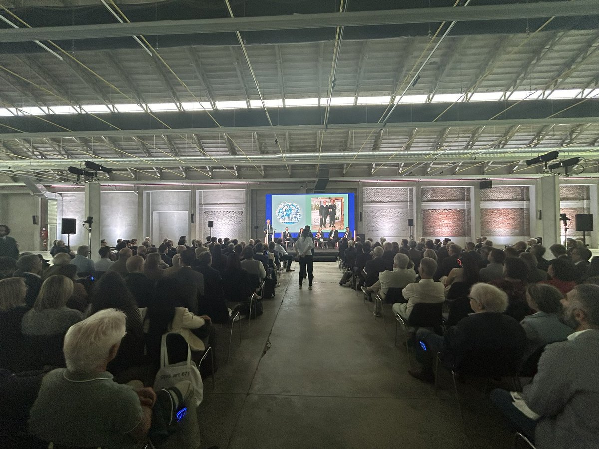 Una straordinaria platea in un posto straordinario come #gresart671 per i 20 anni della #FondazionePesenti con <a href="/FondCorriere/">Fondazione Corriere</a> e #Fondazionevontobel