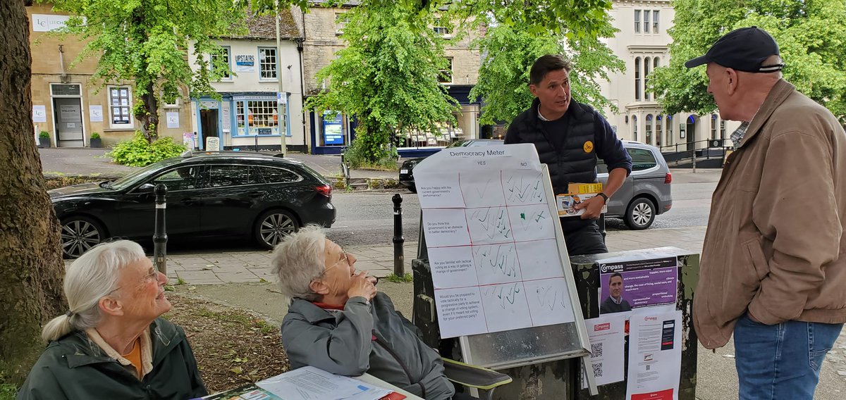 Compass Oxon today in Witney, encouraging  people to vote tactically for the Lib Dem candidate, Charlie Maynard. @cammaynard supports PR and is best-placed to make history by deposing the Tories from their long-held Witney seat.