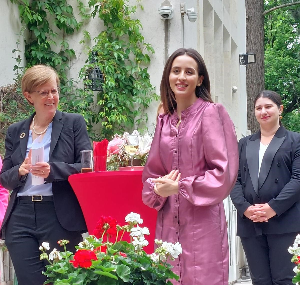 W1D_OSCE's tweet photo. 🙏 @Canada2OSCE &amp; Amb. @JocelynKinnear for hosting today's networking event for the W1D #mentoring program. 

We heard from three 🌟fantastic🌟 mentoring pairs on what they have gained from the program so far. 

We will open for new mentors &amp; mentees in Sept -watch this space! https://t.co/Ull7mi0frN