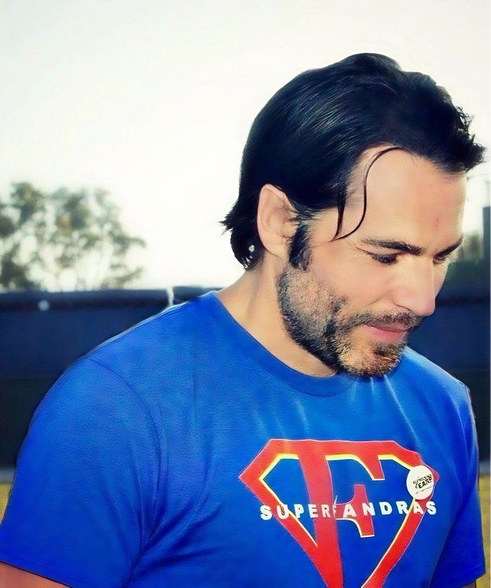 You are a spectacular husband and the most incredible father in the world. Come home early today, baby. The kids are waiting to celebrate your day! Happy birthday, <a href="/tom_quincy/">Tom Quincy</a>! 💟