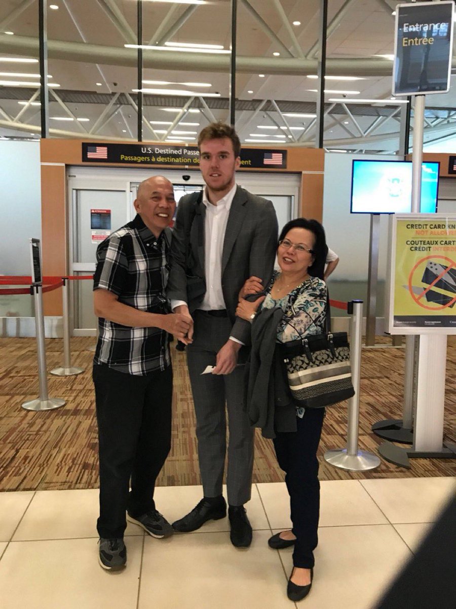 bboysburner's tweet photo. @OADsBraydonW Why does McDavid feel so uncomfortable around minorities? 🤔 https://t.co/BuFUpMDSyA
