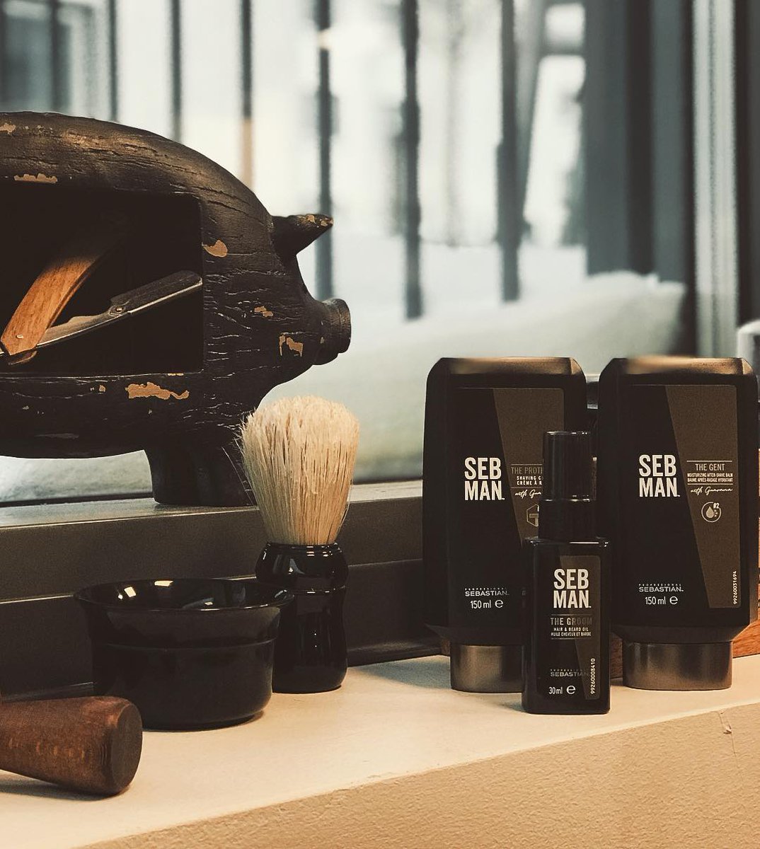 ohpeluqueros's tweet photo. ¡El trio perfecto para cuidar tu barba! 👊👊👊 🧔
Déjate conquistar por la crema de afeitar, aftershave y aceite #SEBMAN. ¡Disponible en nuestra web y salones!
👉 https://t.co/jxQaKzjsbl
🚩https://t.co/ev6NPHEsSD
#ohpeluqueros #peluqueria #salamanca https://t.co/6AadsJMJpV