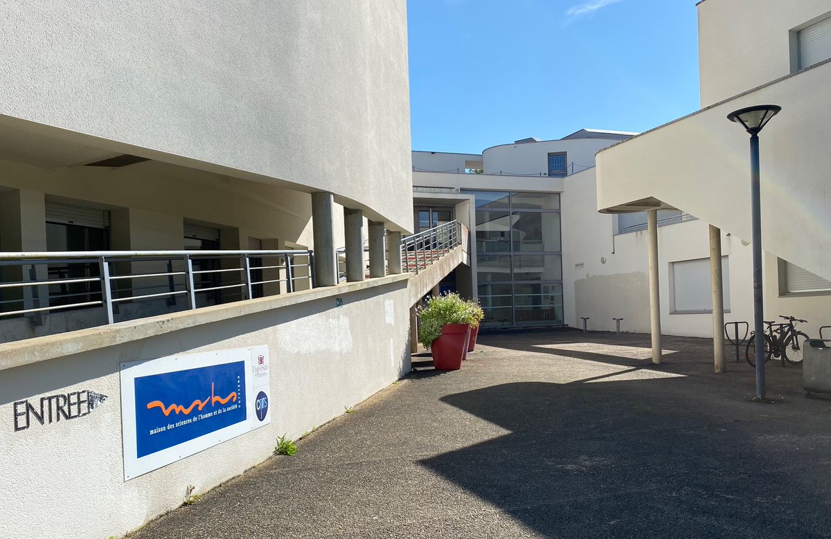 RicardMoren's tweet photo. @MSHS_Poitiers This week has started another #RURALimmigration research visit from @UABBarcelona to various parts of #France.
Thanks to @migrinter @MSHS_Poitiers for the welcoming time.
#MigrationResearch
#GeographicalResearch
#SustainabilityResearch https://t.co/59hAoPbckO