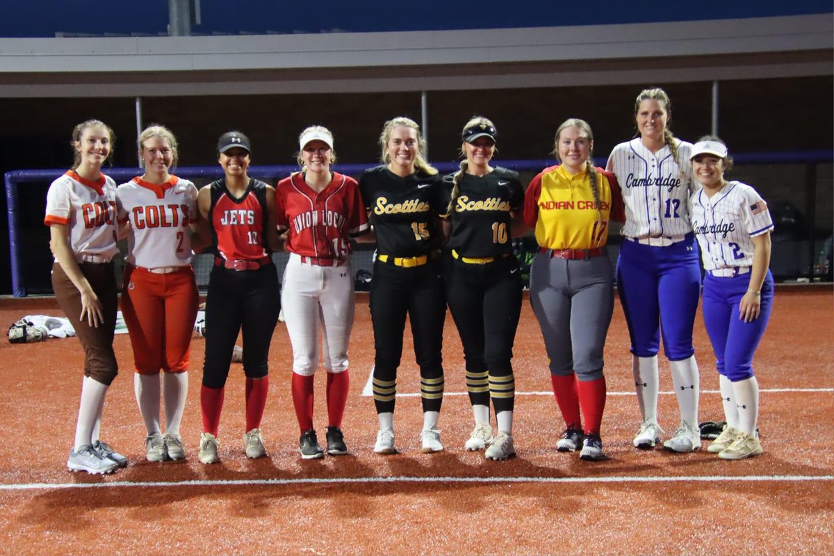 abigayilmann24's tweet photo. I got the amazing opportunity to play in the Eastern District senior all star game this past Sunday. It definitely was not what I was expecting, but my teammates and I had fun throughout the whole game no matter the circumstances and created memories that will last forever. https://t.co/xXTAhblM3Y