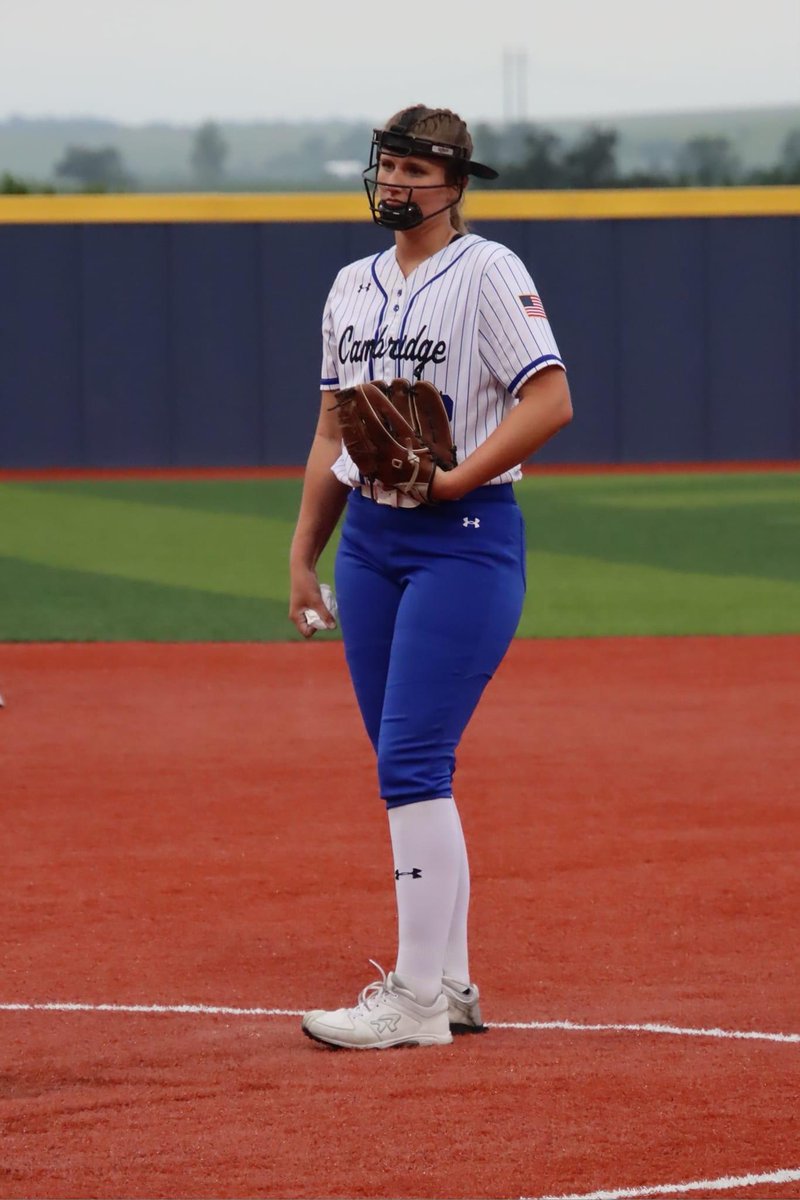 abigayilmann24's tweet photo. I got the amazing opportunity to play in the Eastern District senior all star game this past Sunday. It definitely was not what I was expecting, but my teammates and I had fun throughout the whole game no matter the circumstances and created memories that will last forever. https://t.co/xXTAhblM3Y