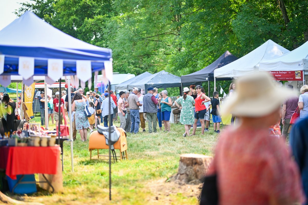fabien_bazin's tweet image. #laNièvreenfête
 la Nièvre qui nous ressemble!
#spectacles de rue #scènes ouvertes aux jeunes talents #dégustations de produits locaux,
--&amp;gt;ce samedi 8 juin à partir de 11h à la base de loisirs Activital à l’étang de Baye
Retrouvez le programme complet : calameo.com/read/006592662…