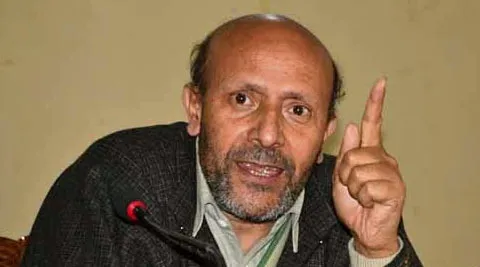 TrueIndology's tweet photo. Meet Abdul Rashid. He has been arrested on charges of supplying weapons to Pakistani terrorists. He is also known for organizing beef parties. He is currently in Tihar jail.

He has won Baramulla constituency handsomely defeating Omar Abdullah by over 2 Lakh votes.

Given a choice, they vote for Jihad over development on any day.