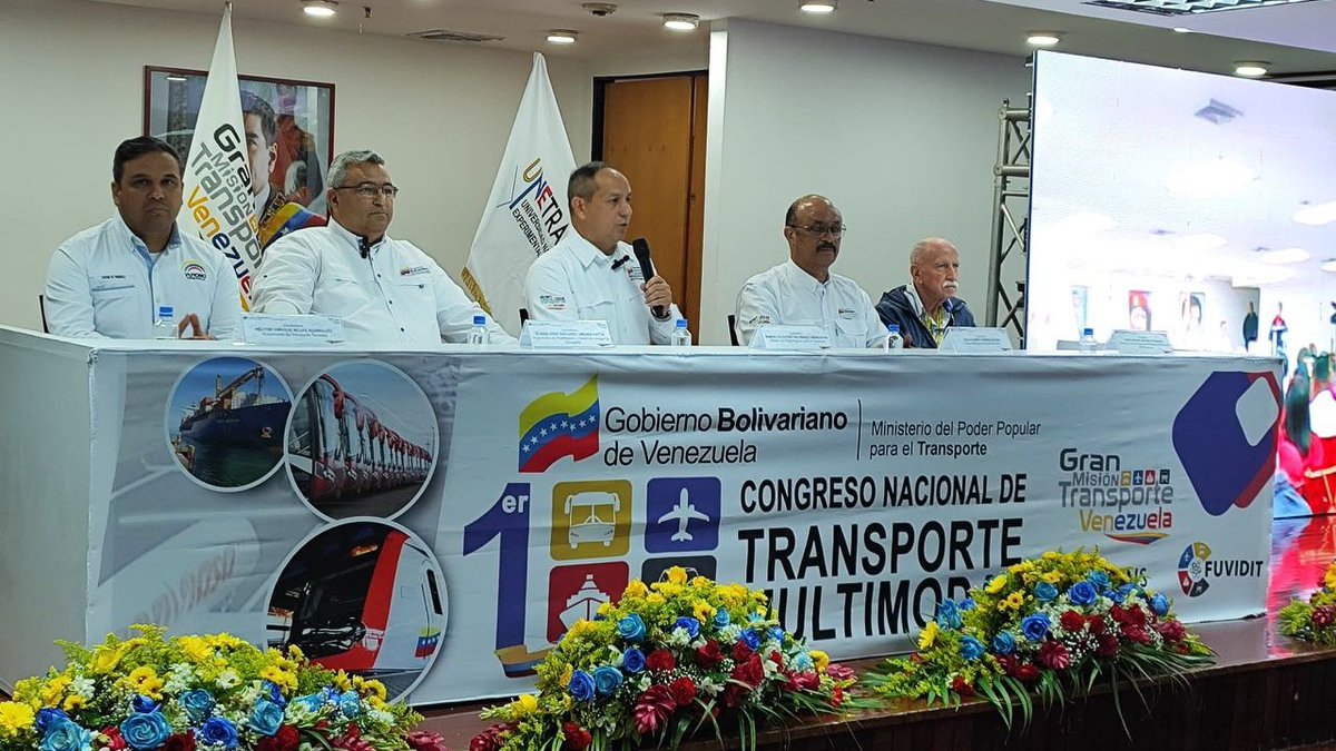 FonturOficialve's tweet photo. ¡Hola! 👋

Acércate ya al @TransporteGobVe, para que participes en el 1er. Congreso Nacional #CongresoMultimodal2024 🚍🚢🛩️🚆, y seas testigo de las nuevas propuestas y tendencias para  lograr un sistema de #Transporte más eficiente, a nivel nacional 🇻🇪.

#AfirmativosYPalante https://t.co/jnoYPCN8VP