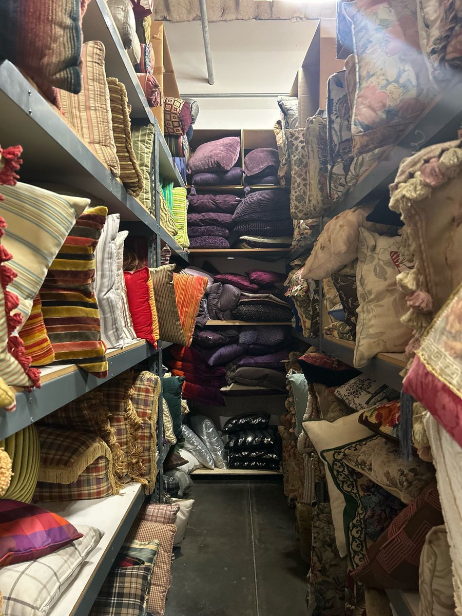 UniStudiosLot's tweet photo. Set the Stage with Style and Comfort! π¬β¨ Discover the extensive collection of linen and pillow rentals for film, TV, photoshoots, events, and music videos. From elegant drapery to cozy cushions, our versatile pieces add texture and personality to any scene! #UniProps https://t.co/TcIG05JlMn