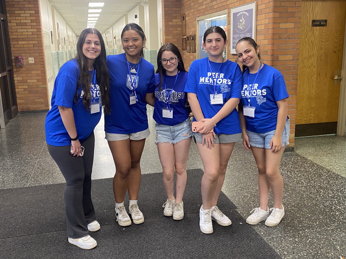 BSabatiniNVD's tweet photo. Thank You to the Peer Mentors and Advisors: Ms. Glennon, Ms. Delventhal for facilitating an informative and enjoyable 8th Grade Social at NVD!
#nvdpride, #nvalleyed, #nvcpride, #supernv https://t.co/wbIcDz1yu6