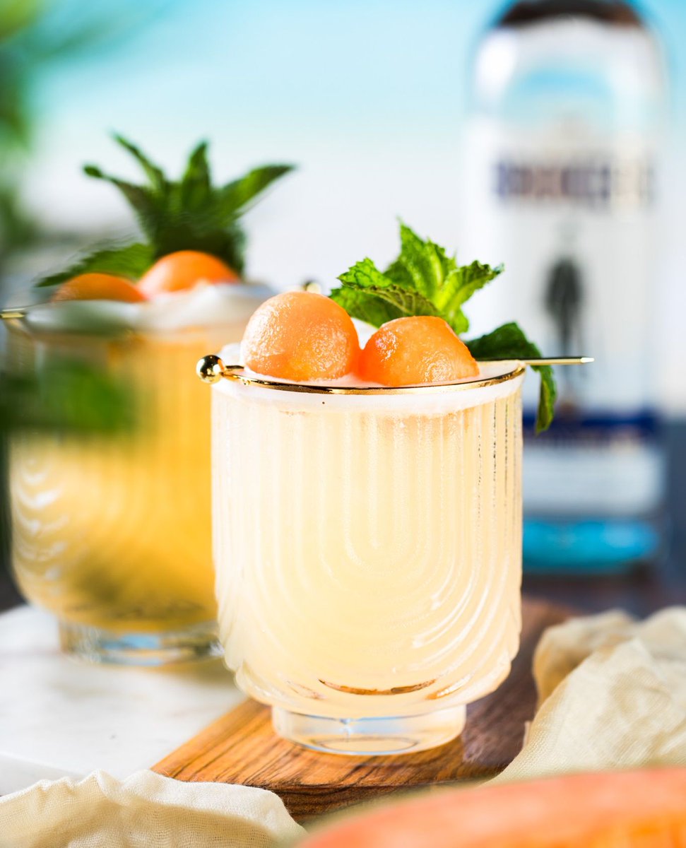 Broker's Melon Sour⁠
2 oz. Broker's London Dry Gin⁠
1 oz. Fresh cantaloupe puree⁠
1 oz Lemon juice⁠ ⁠
0.5 oz. simple syrup⁠
0.5 oz egg white⁠
⁠
