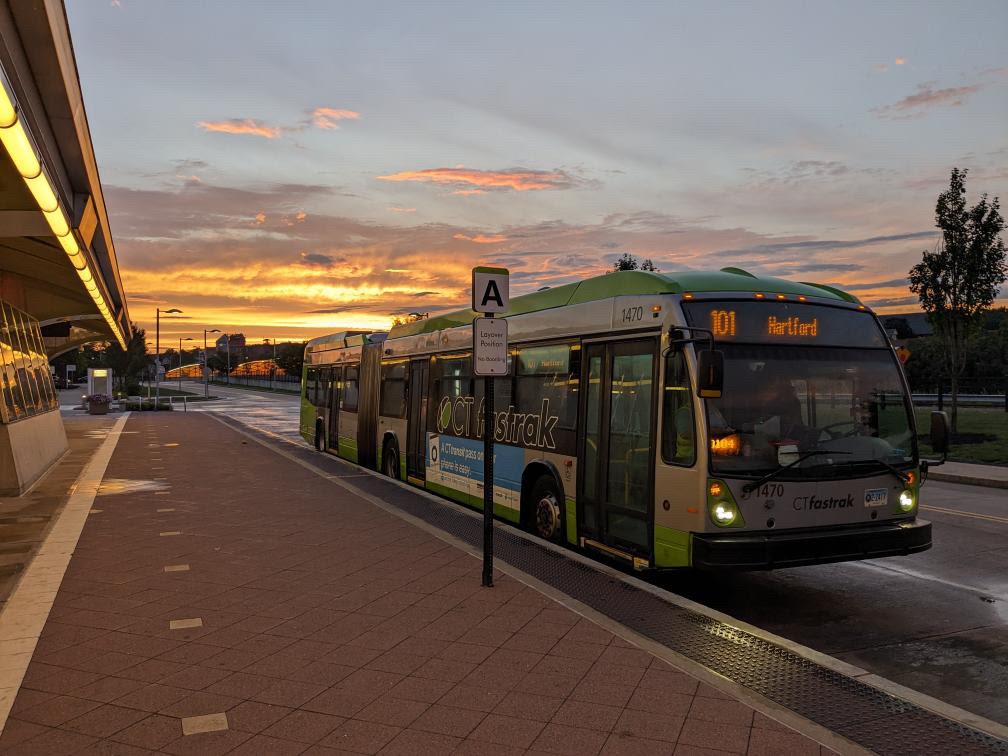 CTfastrak's tweet image. Sunset rides on CTfastrak = pure magic! 🚌🌄

📸: octarius_ct (IG)

#CTfastrak #ExploreCT #BusTravel