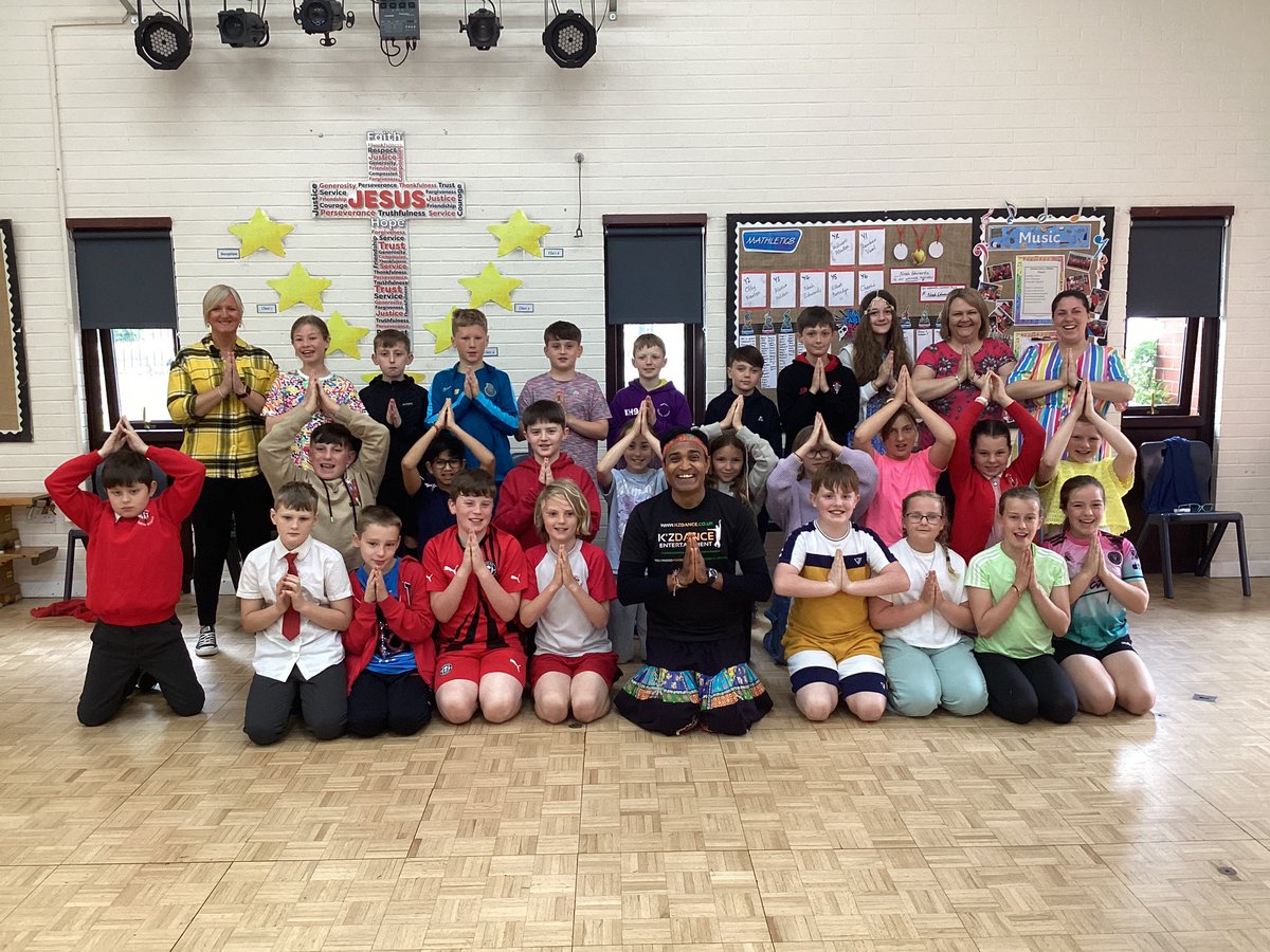 class6Aspull's tweet photo. Class 6 showed so much energy this afternoon! Their moves were spectacular! #acpsbritishvalues #diversity https://t.co/7nXrrUAAeO