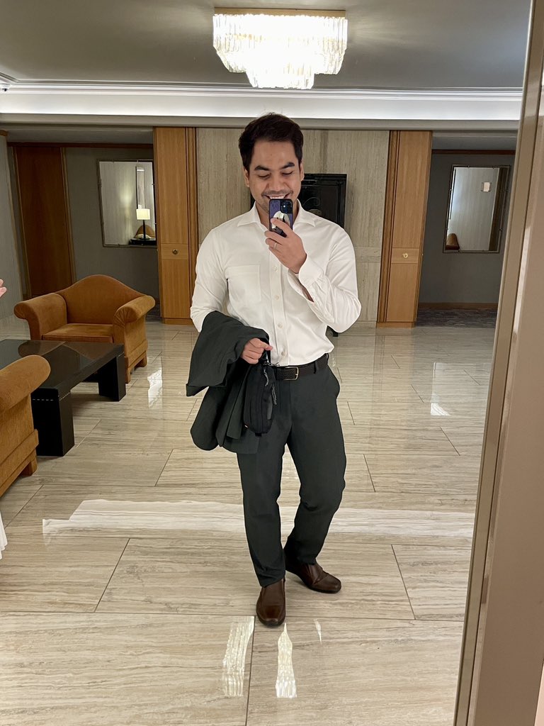 IzzyWafi's tweet image. #MenAtWork