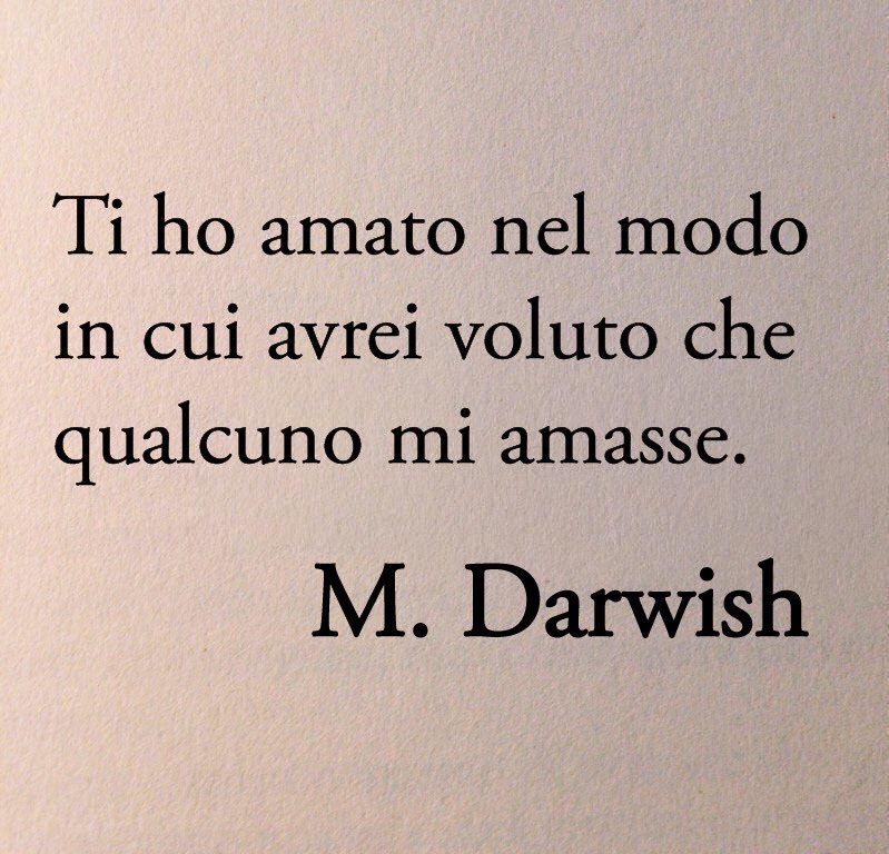 Poesiaitalia's tweet image. Si può amare qualcuno più di sé stessi.
E forse è solo così che si ama.