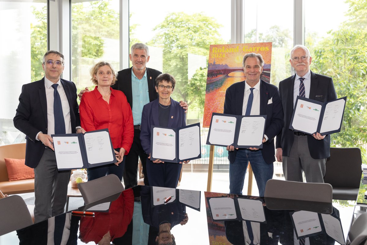 Roland Garros et le Sud, c’est une histoire d’amour du tennis et de nos forêts !

Aux côtés de la Fédération française de Tennis et de l’Office national des forêts, la Région Sud déploie des projets participant à la séquestration de carbone et à la gestion durable des forêts.

En