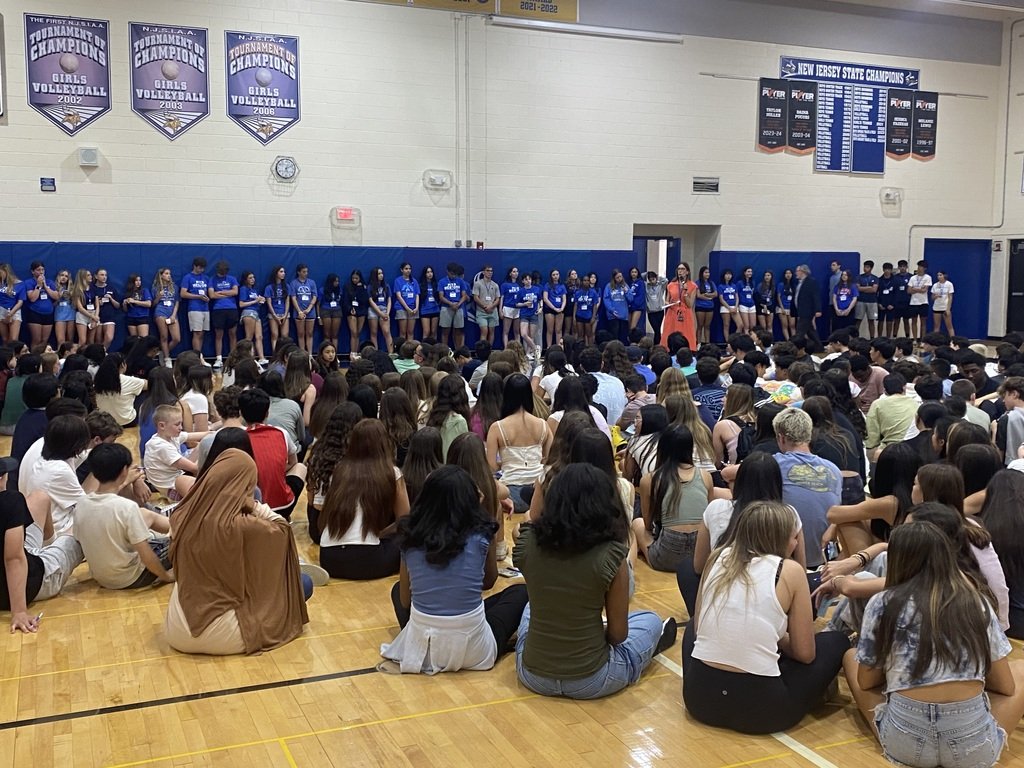 NVDemarest's tweet photo. Thank You to the Peer Mentors and Advisors: Ms. Glennon, Ms. Delventhal for facilitating an informative and enjoyable 8th Grade Social at NVD!
#nvdpride, #nvalleyed, #nvcpride, #supernv https://t.co/N6EwiuTlvo