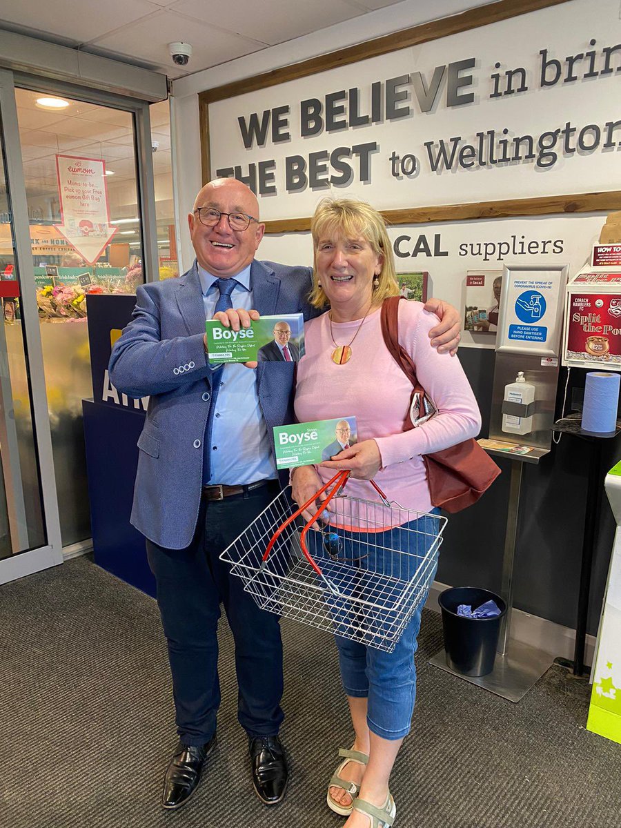 simboyse's tweet photo. Great canvass today in Wallaces Wellingtonbridge 

Thanks to Ruairi Harpur and Joseph Wallace and all the staff for such a welcome! 

Also a big thank you to @JamesBrowneTD for his valuable time. 

Let Boyse Be Your Voice!

#Wexford https://t.co/0jl1RevVAO