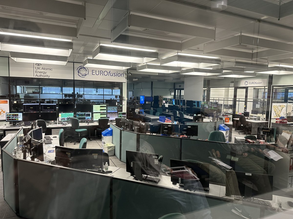 UCS Physics tweet media