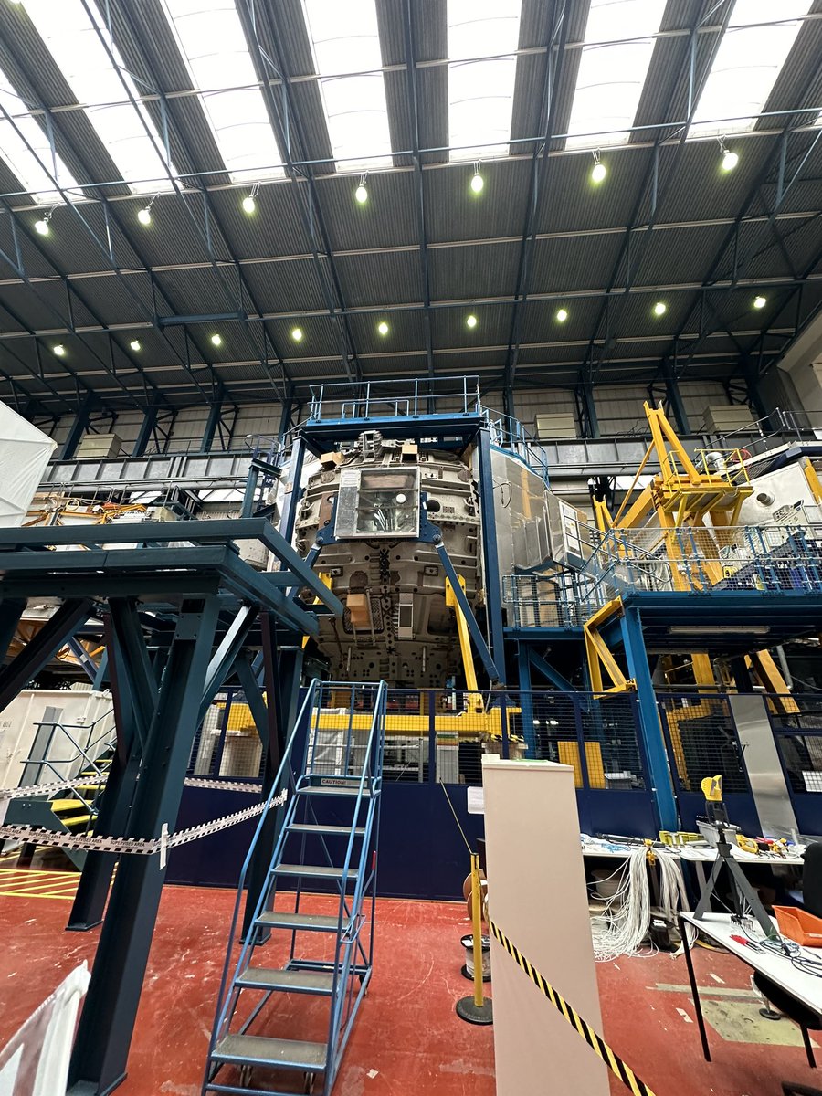 UCS Physics tweet media