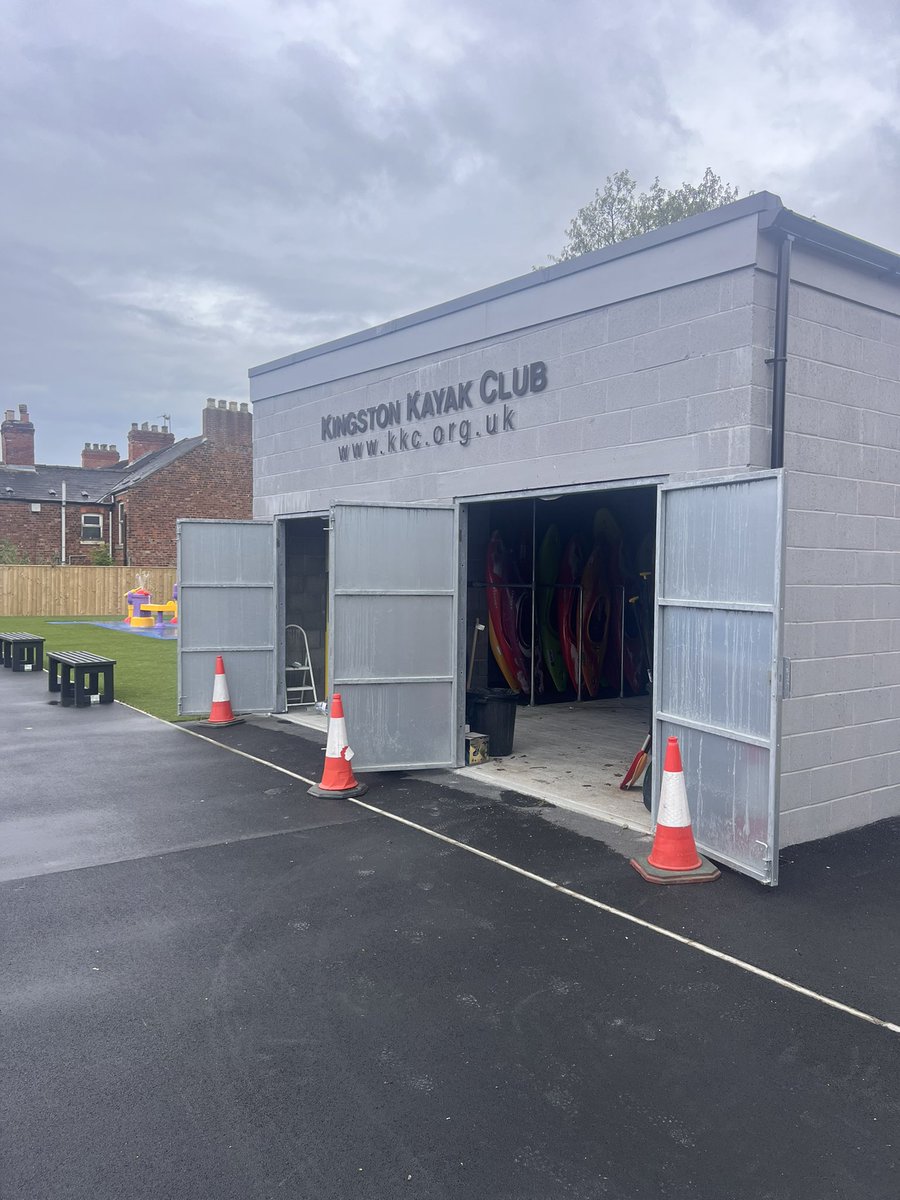 Hull Active Schools CIC (@hullactivesch) on Twitter photo Great to have <a href="/tbahull/">The Boulevard Academy</a> and <a href="/DeltaHTHA/">Hull Trinity House Academy</a> down at the recently refurbished Albert Avenue pool. A brilliant session with <a href="/kingstonkayak/">Kingston Kayak Club</a> coaches trying paddle, kayaking and canoeing 🌊🛶🚣♂️
What a facility and local club link!
<a href="/YourSchoolGames/">School Games</a> Great to have <a href="/tbahull/">The Boulevard Academy</a> and <a href="/DeltaHTHA/">Hull Trinity House Academy</a> down at the recently refurbished Albert Avenue pool. A brilliant session with <a href="/kingstonkayak/">Kingston Kayak Club</a> coaches trying paddle, kayaking and canoeing 🌊🛶🚣♂️
What a facility and local club link!
<a href="/YourSchoolGames/">School Games</a>