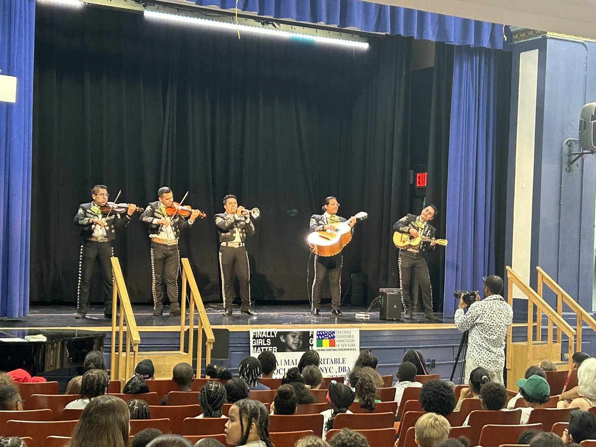 I’m so immensely proud to be an educator in <a href="/NYCSchools/">NYC Public Schools</a>. Today I had the privilege of seeing the awesomeness at <a href="/PS125M/">P.S. 125M</a>. I can tell these Ss are safe, loved, and happy! And best of all, we got to enjoy a little mariachi music! This is what diversity and inclusion looks like!