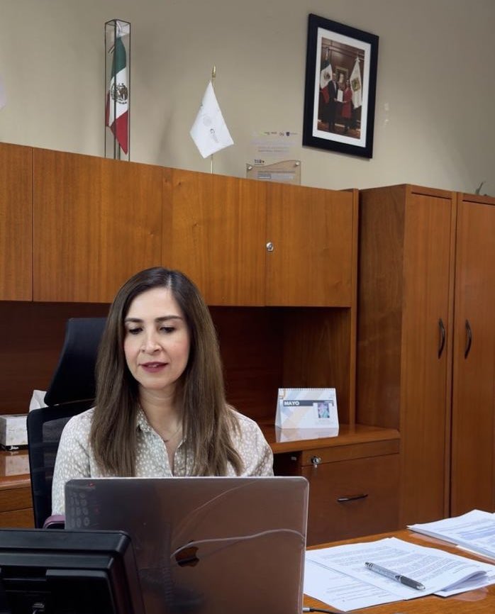 SEFIRC_COAH's tweet photo. La Secretaria Marisol Martínez participó con su voto en la videoconferencia para la aprobación de propuesta del cambio de fecha para celebrar la 2a Asamblea Regional de la Zona Noreste por parte de los Órganos Estatales de Control de la #CPCEF #CoahuilaPaDelante #APasosDeGigante. https://t.co/nNymjTpcmH
