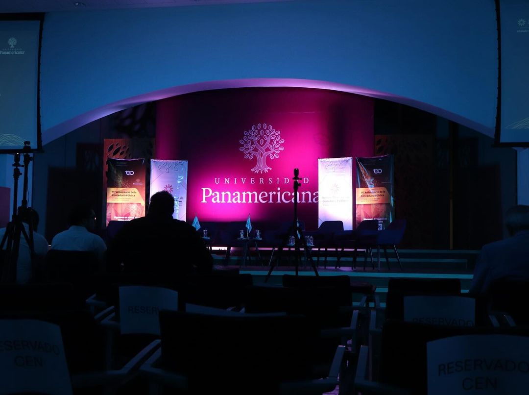 🎉 ¡Hace unos días presenciamos la celebración del 117 aniversario de la carrera de Contaduría! 💼💚 ¡Los contadores son la clave del éxito en el mundo empresarial! 💪¡Felicidades a todos los contadores por su increíble labor! 🌟 #ContaUP #PanteraNoCualquiera