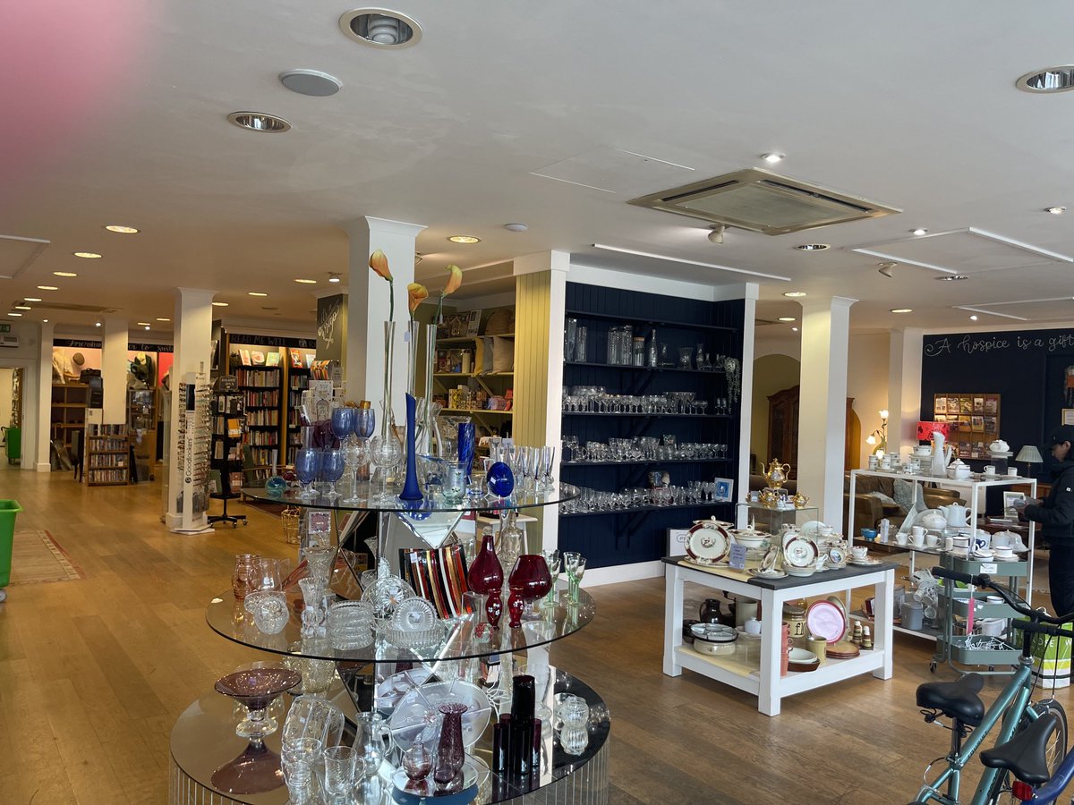 Pleased to visit “Owned” - the huge ⁦<a href="/Hospicstfrancis/">The Hospice of St Francis</a>⁩ shop in Amersham…more like a luxury department store…!
Saying thank you to some of the volunteers during #Volunteersweek. They are the backbone of charities who all need thanking. ⁦<a href="/KingsAwardVS/">The King's Award</a>⁩