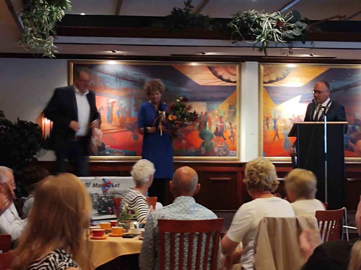 uɐɟuǝʇǝıƃ ʌʌ tweet media