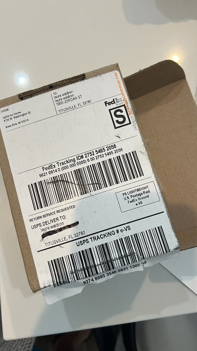 lwaldron1966's tweet photo. @AeraforHome i just received an empty box! i’d check whoever you’re using for shipping! i have the delivery guy on ring… why would he deliver a wide open box? i got the package right when he left it. https://t.co/fNMfp9c8TO