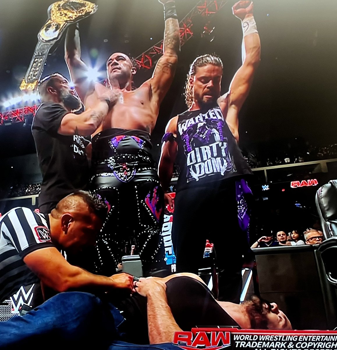 devkunphy's tweet photo. Wrestling can be beautiful, canโt it?
This put a massive smile on many faces!
#NF9 ๐ฎ๐ช๐ฎ๐ช
@jd_mcdonagh @FinnBalor @OTT_wrestling @Clondalkin_RFC https://t.co/CN58GIJxjm