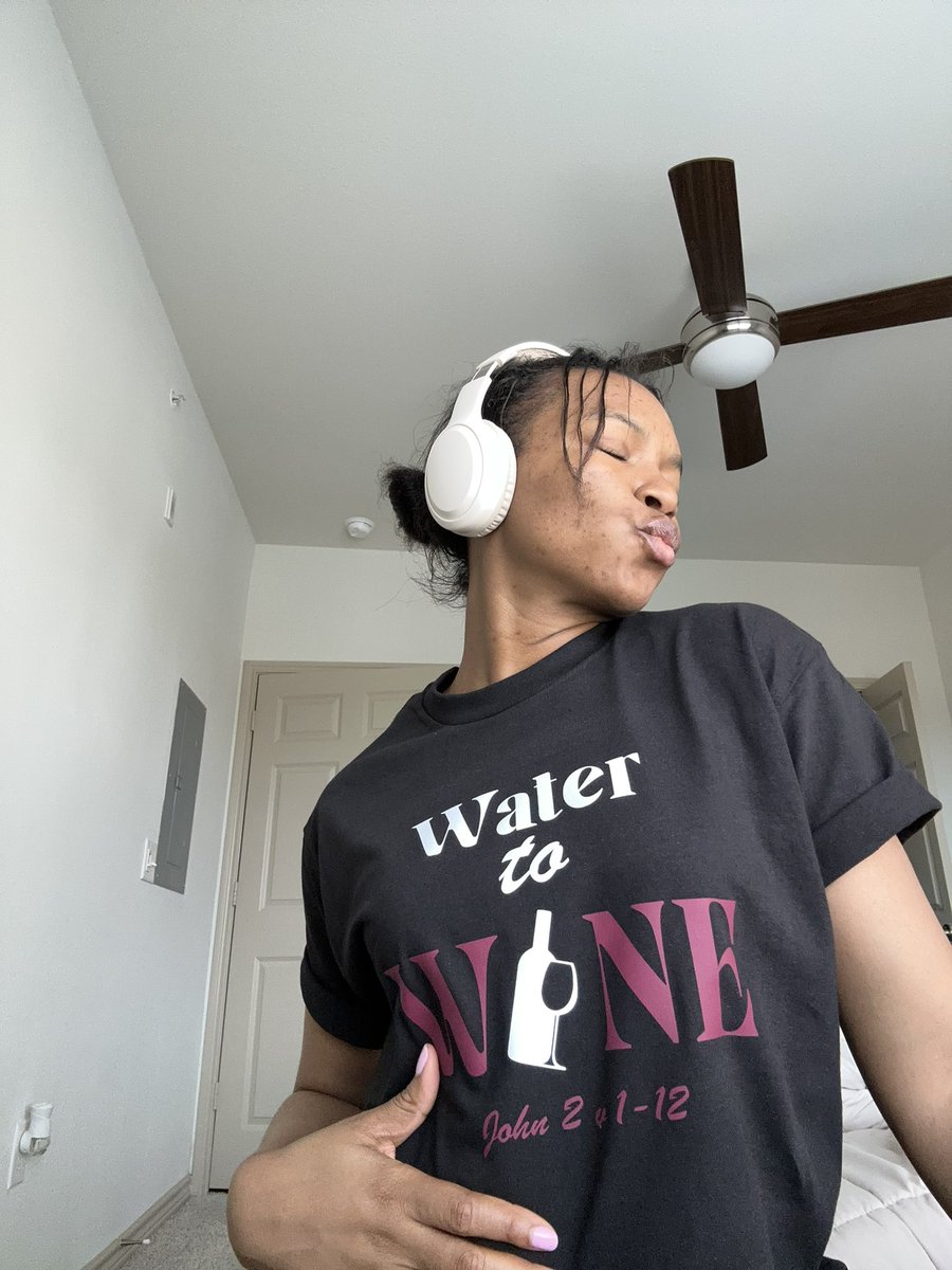 loahaven's tweet photo. Jesus has turned my water into WINE 💃🏽😁 https://t.co/Q2i7CzZuH7