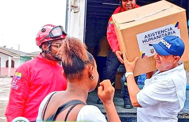 Riesgos_Ec's tweet photo. @TungurahuaGob21 @AlcaldiaEsme @PrefecturaESM #Respuesta 🦺
📍#Esmeraldas
Junto con #OVCI realizamos la entrega de asistencia humanitaria a 244 personas afectadas por inundaciones en el cantón San Lorenzo Parroquia, San Lorenzo sector Bahía de Pailón #EcuadorResiliente https://t.co/4qttJNDSX0