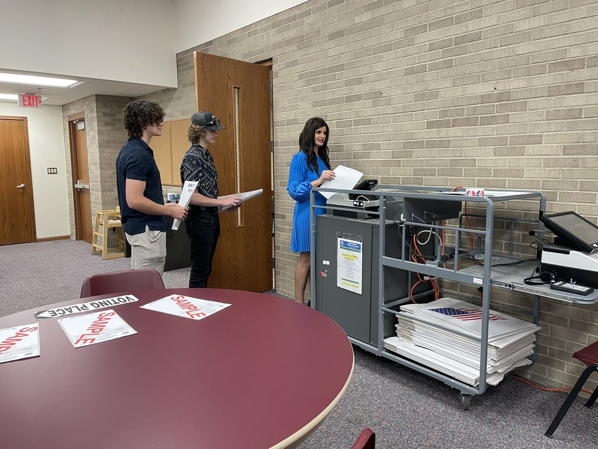 <a href="/lanon_baccam/">Lanon Baccam</a> <a href="/iowasnewsnow/">Iowa's News Now</a> <a href="/MelissaVineIA/">Melissa Vine</a> also voted for herself. She brought along her two sons whose first time voting was for their mom. She says she’s feeling “optimistic” about tonight and will finish calling voters ahead of her watch party. <a href="/iowasnewsnow/">Iowa's News Now</a>