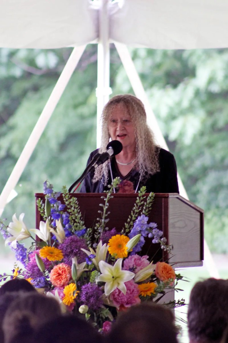 MaryPopeOsborne's tweet photo. I had the honor of giving the commencement address at Miss Hall’s School in Pittsfield, MA to the class of 2024. If you’d like to read the speech, you can find it on my Classroom Adventures website:
https://t.co/O13tlP4baK
#commencementaddress #graduation #imagination https://t.co/Gq9zzsewNA