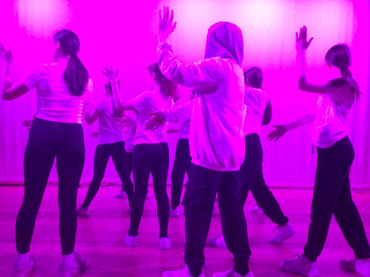 HHS Dance tweet media