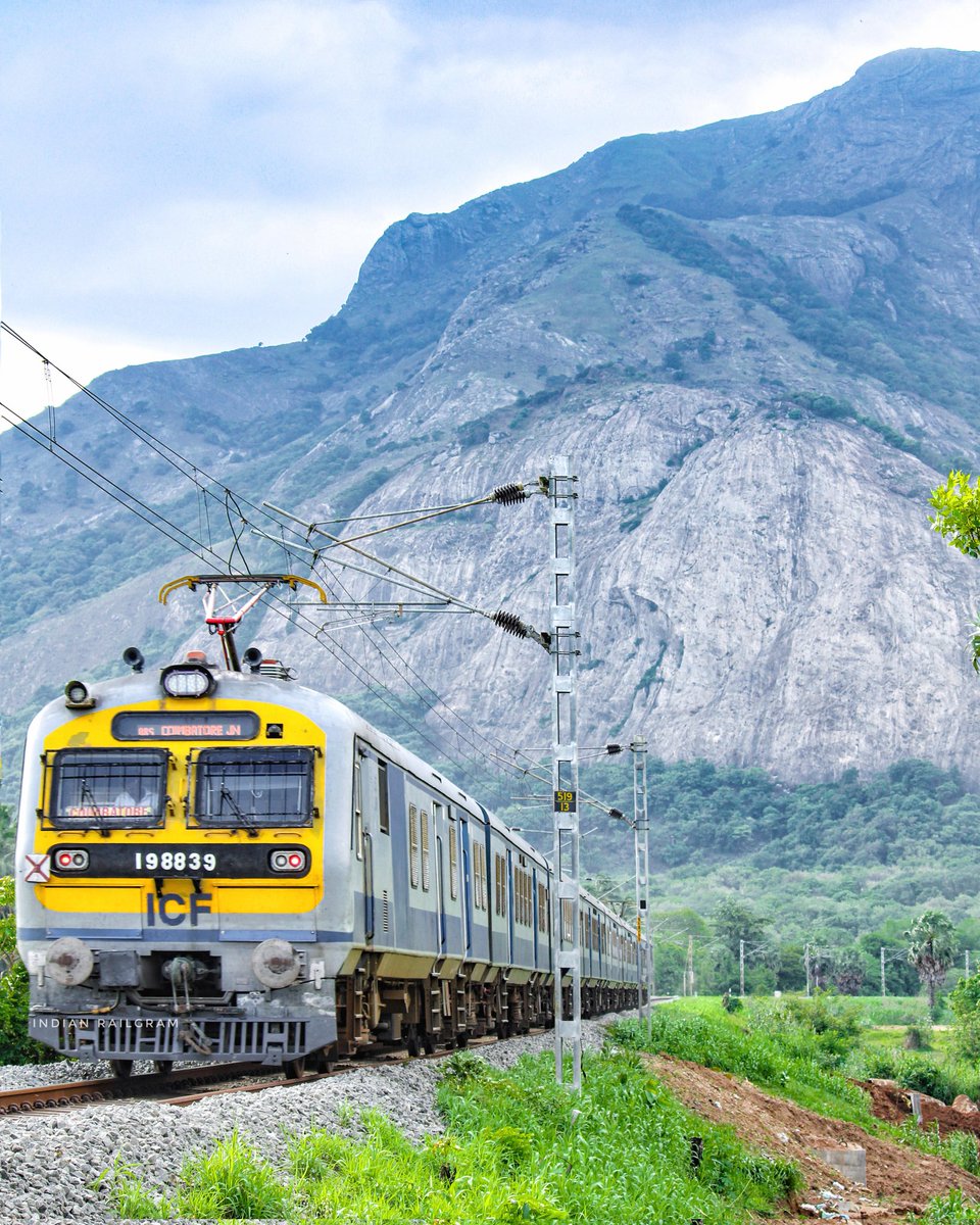 Beauty of Western Ghats and Indian Railways 🔥💚
Shoranur - Coimbatore MEMU Express going towards Walayar.
#indianrailgram #indianrailways #photography #indianrailway  #trainphotography #trains #palakkad <a href="/AshwiniVaishnaw/">Ashwini Vaishnaw</a> <a href="/GMSRailway/">Southern Railway</a> <a href="/KeralaTourism/">Kerala Tourism</a> <a href="/incredibleindia/">Incredible!ndia</a> <a href="/NatGeoPhotos/">Nat Geo Photography</a>